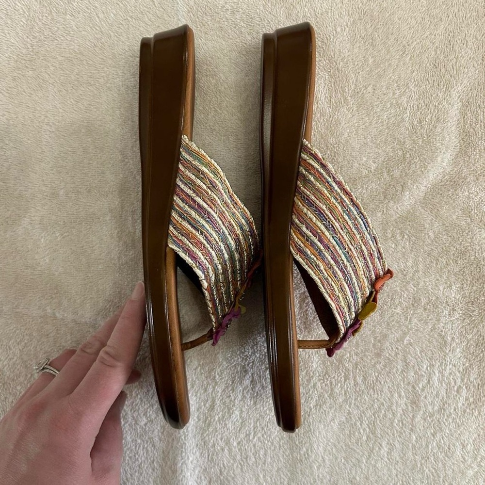 Italian Shoemakers sandals with colorful flower embellishments and beads Size 9 - Picture 4 of 8